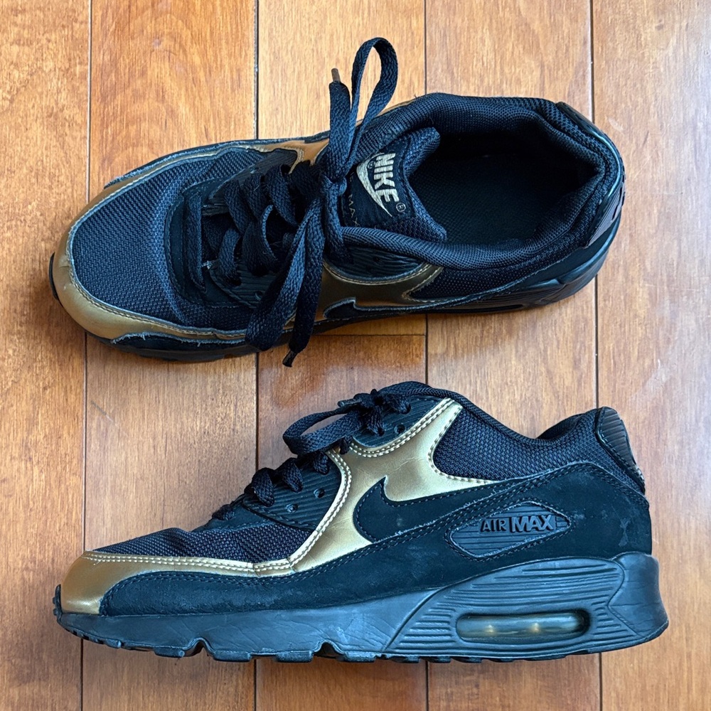 Nike Air Max 90 Black and Gold Rare